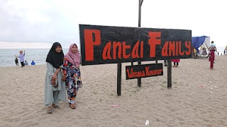 Pantai Family pantai yang selalu ramai di kunjungi Pantai Family pantai yang selalu ramai di kunjungi